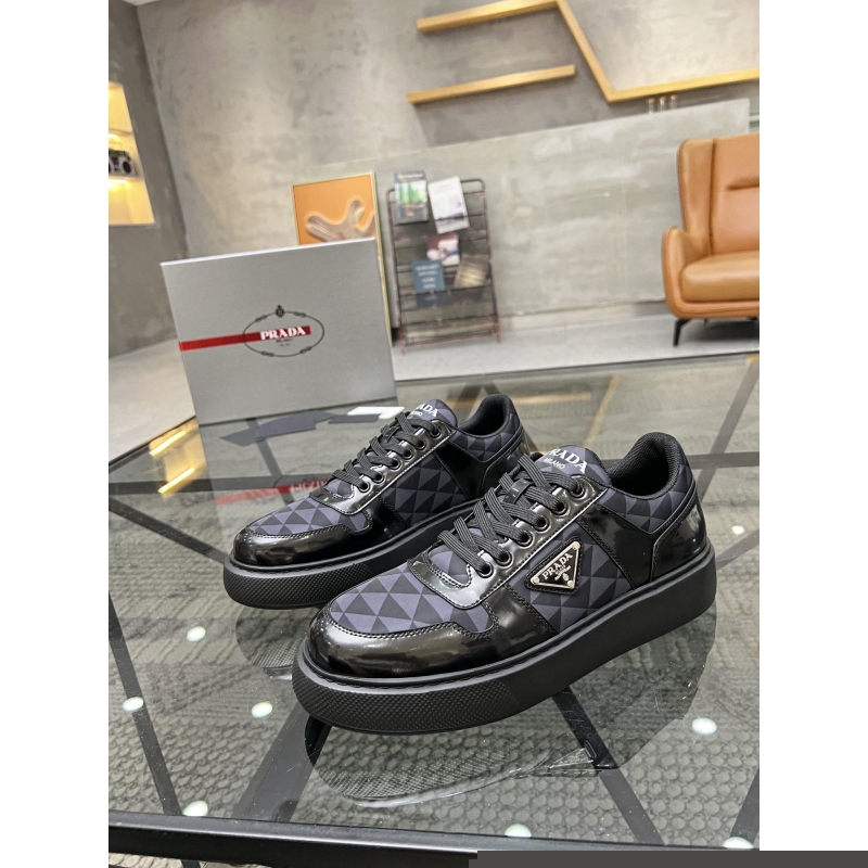 Pra*a casual shoes